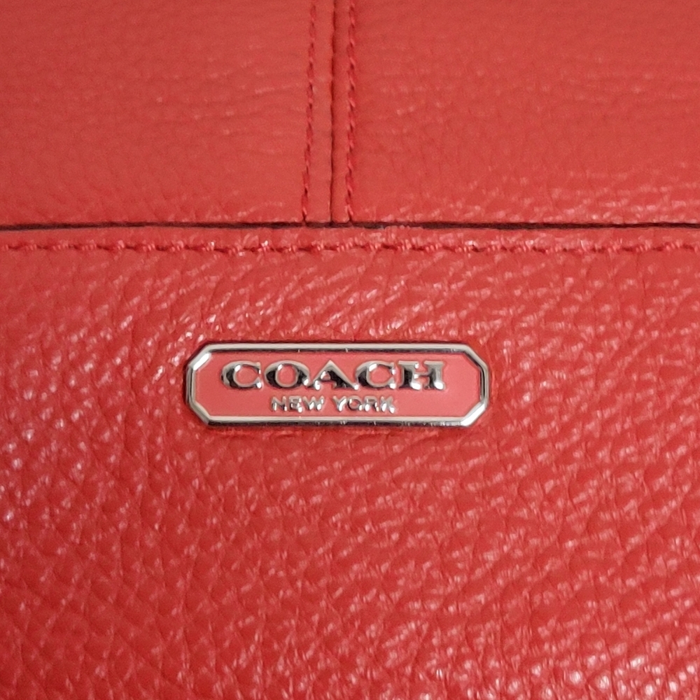 Coach Park Leather Carrie Large Tote Shoulder Bag. - Picture 7 of 16